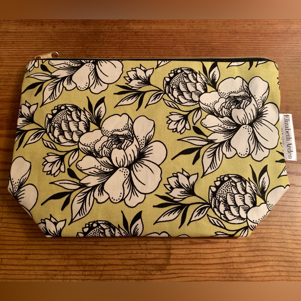 Elizabeth Arden Cosmetic Bag